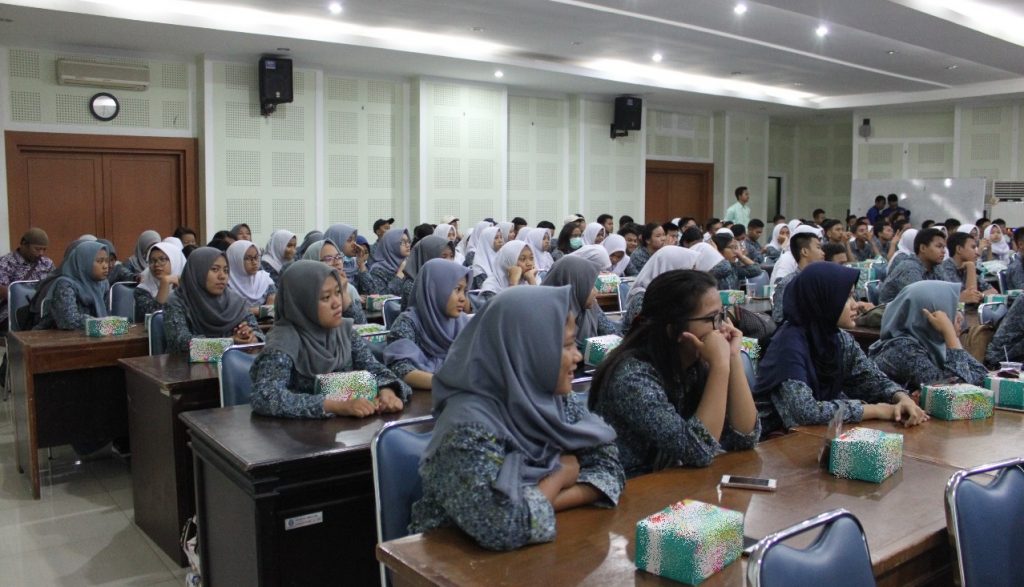 FT UNDIP MENYAMBUT CALON PENERUS BANGSA | Fakultas Teknik UNDIP