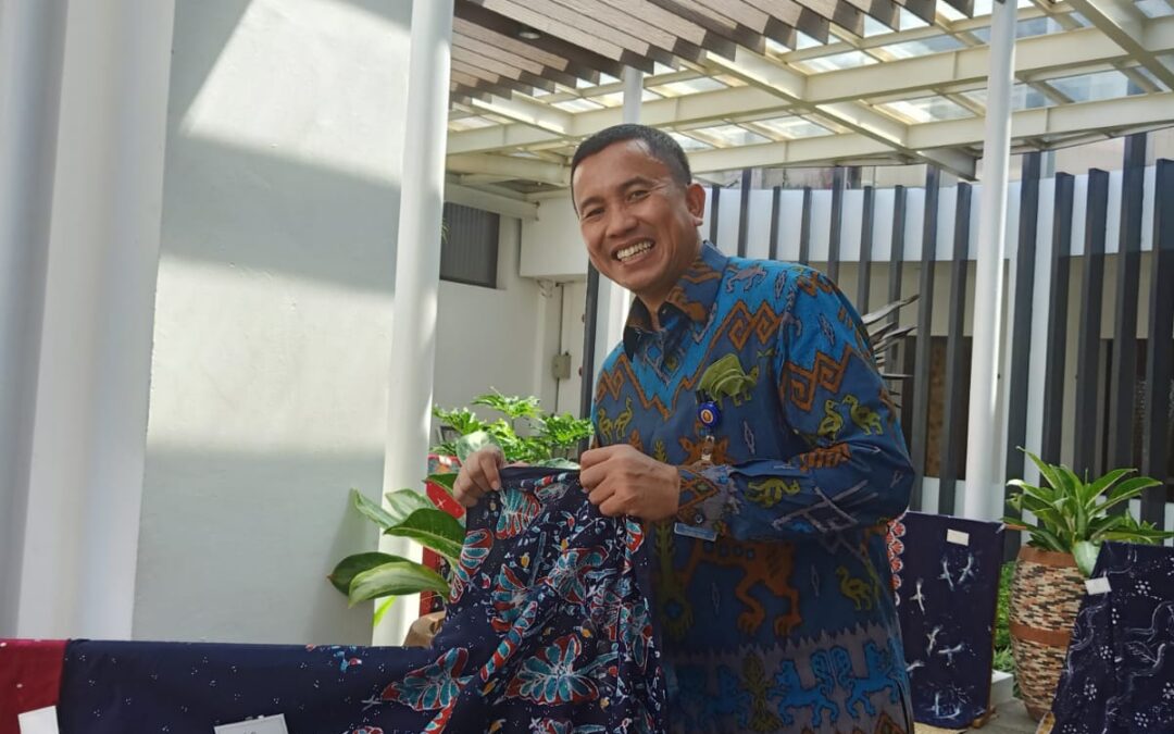 Batik for City Resilience: Collaboration between CURE Undip – BAPPEDA of Central Java Province, and Batik SMEs in Semarang City