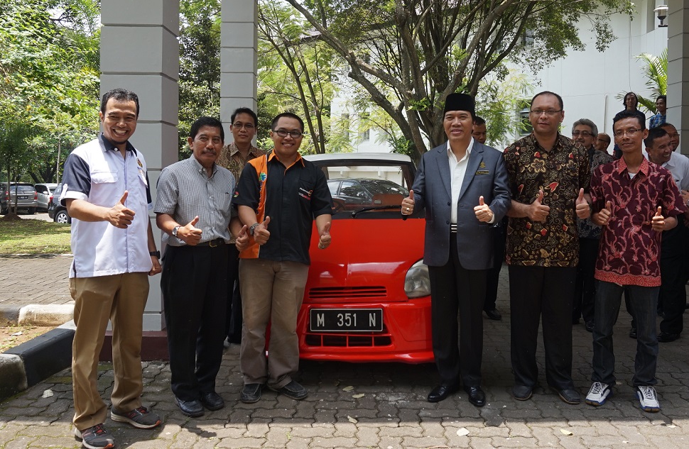 MOBIL LISTRIK  UNDIP